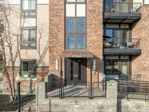 20 South Avenue Condominiums in Natick, MA - Foto de edificio - Building Photo