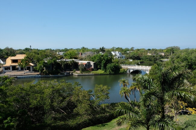 835 S Osprey Ave, Unit 411 in Sarasota, FL - Building Photo - Building Photo