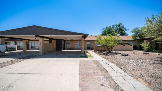 5229 W Palo Verde Ave in Glendale, AZ - Building Photo - Building Photo