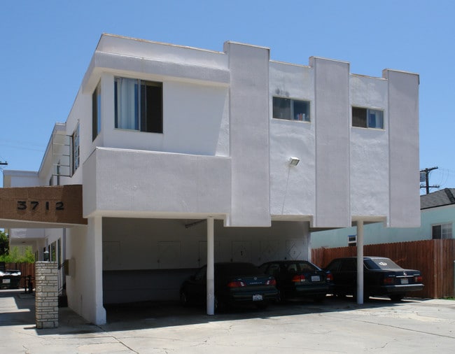 3712 Veteran Ave