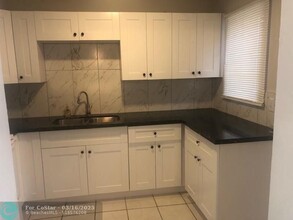 5317 NW 18th St in Lauderhill, FL - Building Photo - Building Photo