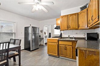 1062 Saratoga St, Unit 3 in Boston, MA - Building Photo - Building Photo