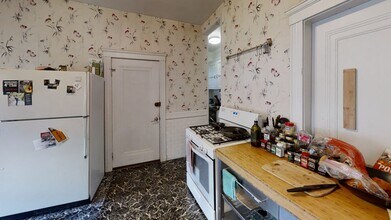 99 Beals St, Unit 1 in Brookline, MA - Building Photo - Building Photo