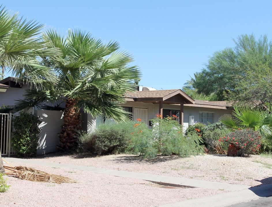 7324 E Minnezona Ave in Scottsdale, AZ - Building Photo