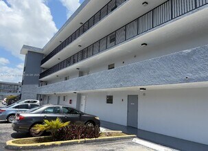 6320 SW 138th Ct in Miami, FL - Building Photo - Building Photo