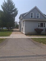 80 Meadow Pl in Buffalo, NY - Building Photo