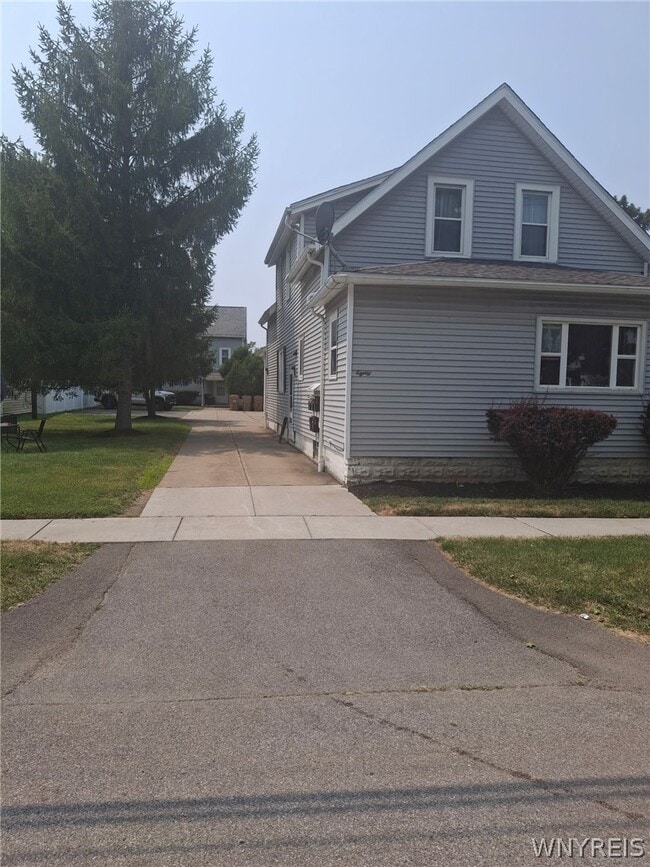 property at 80 Meadow Pl