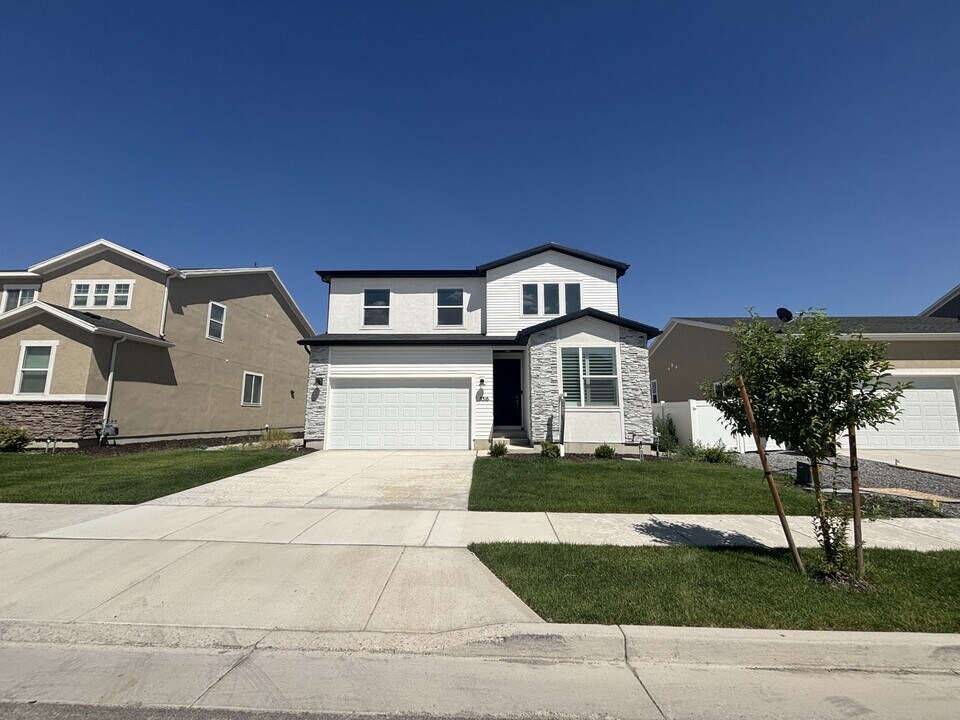 5516 N Solo St in Eagle Mountain, UT - Building Photo