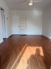 121 E Garfield Ave, Unit 121 in Glendale, CA - Foto de edificio - Building Photo