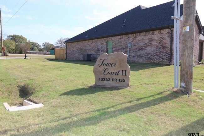 10243 County Rd 135 in Flint, TX - Foto de edificio - Building Photo