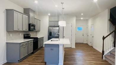 757 Kitfox Dr NW in Concord, NC - Foto de edificio - Building Photo