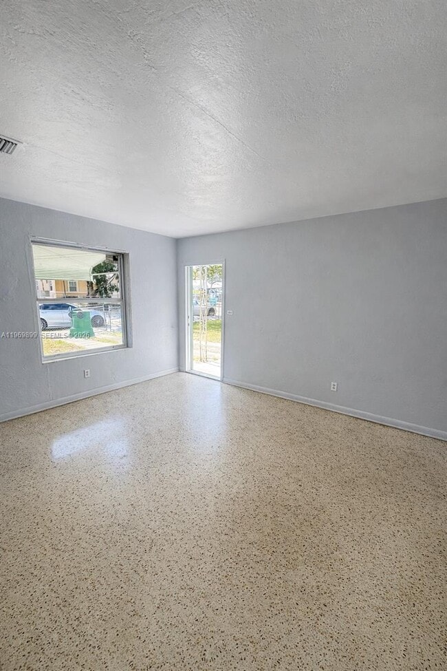 1801 NW 82nd St in Miami, FL - Building Photo - Building Photo
