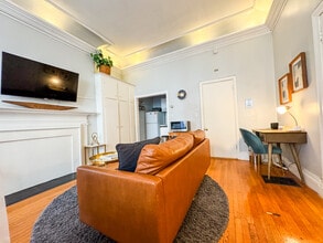 337 Beacon St, Unit #2 in Boston, MA - Building Photo - Building Photo