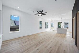 2206 Bleker St in Houston, TX - Building Photo - Building Photo