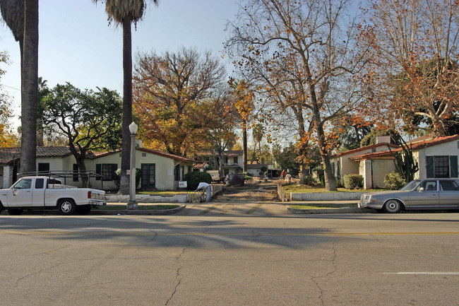 1550 N Arrowhead Ave in San Bernardino, CA - Foto de edificio - Building Photo