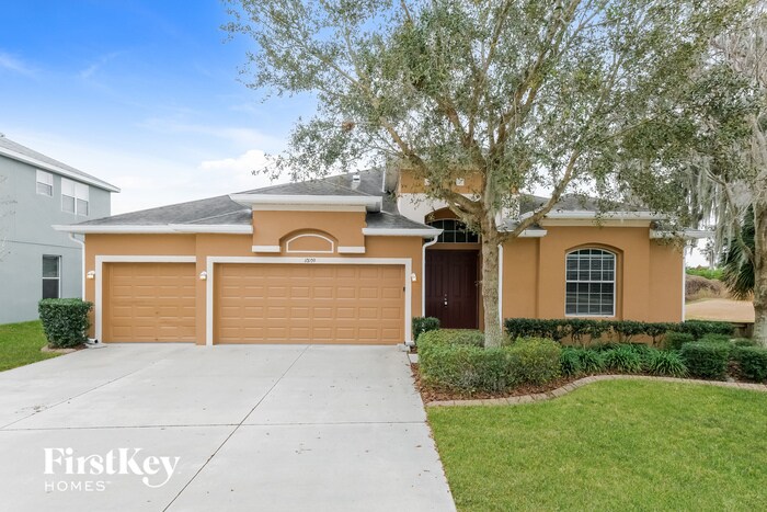 10109 Caraway Spice Ave in Riverview, FL - Building Photo
