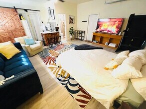 507 NE 34th St in Oakland Park, FL - Building Photo - Building Photo