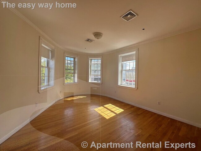 4 Bishop Allen Dr in Cambridge, MA - Foto de edificio - Building Photo