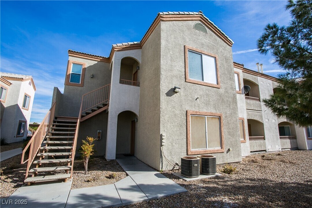 4655 Gold Dust Ave in Las Vegas, NV - Building Photo
