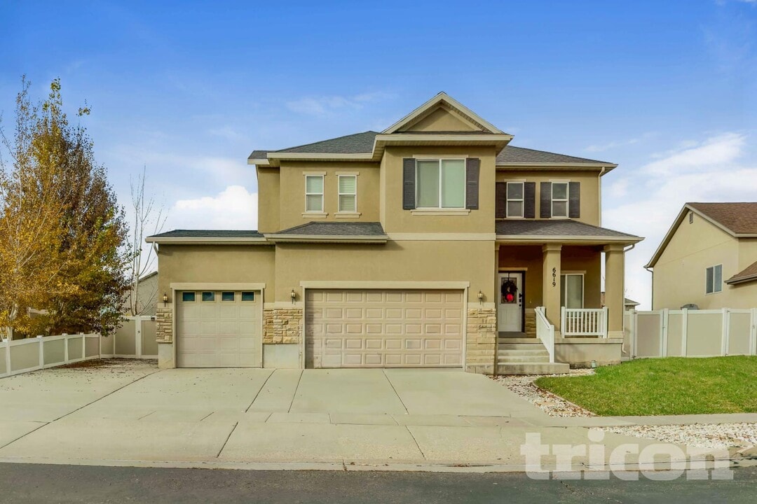 6619 Sky Heights Dr in Tooele, UT - Foto de edificio