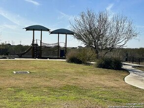 714 Halogen Way in San Antonio, TX - Foto de edificio - Building Photo