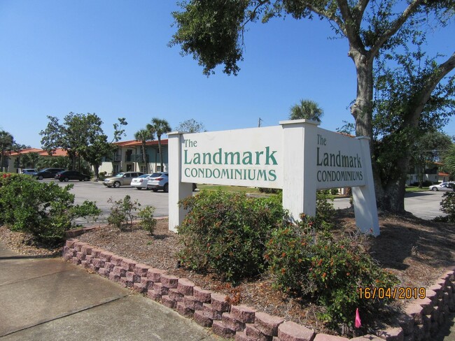 2100 W Beach Dr in Panama City, FL - Building Photo - Building Photo