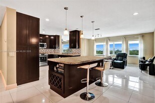 215 SE 3rd Ave in Hallandale Beach, FL - Building Photo