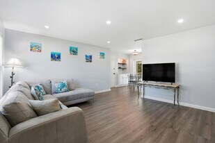 4502 Parrot Ave in Naples, FL - Building Photo