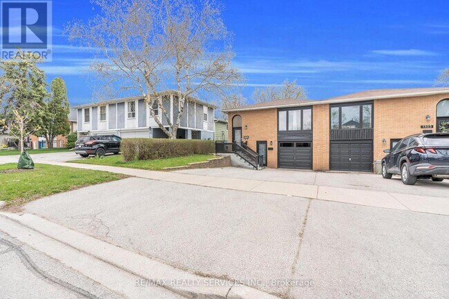 1305 Consort Crescent in Burlington, ON - Building Photo - Building Photo