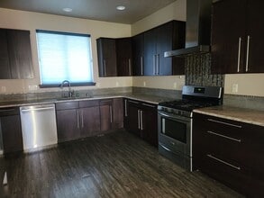 83309 Summit View Dr in Kennewick, WA - Building Photo - Building Photo