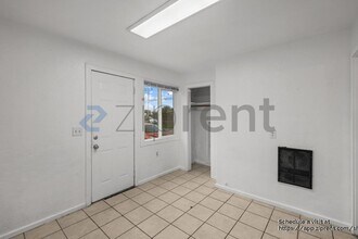 1323 Monterey Ave in Modesto, CA - Building Photo - Building Photo