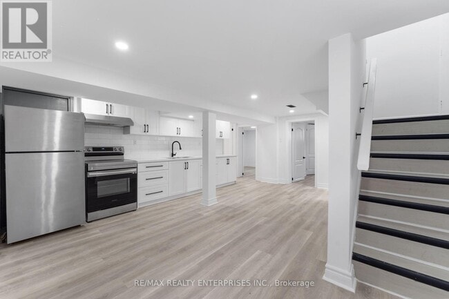 property at 3 Dallyn Cres