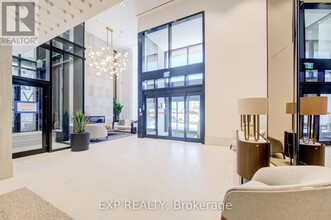 2020-2020 Bathurst St in Toronto, ON - Building Photo - Building Photo