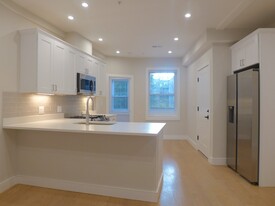 186 Kelton St, Unit 4 in Boston, MA - Building Photo