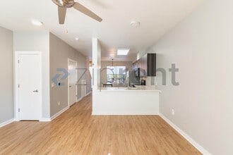 7805 Cooper Ln in Austin, TX - Building Photo - Building Photo