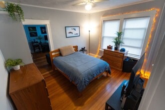 412 Taunton Ave, Unit 2 in East Providence, RI - Building Photo - Building Photo