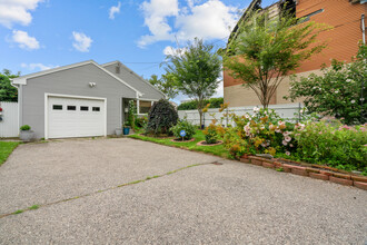 38 Arlington Ave in Warren, RI - Building Photo - Building Photo