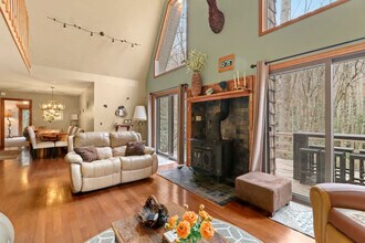 364 Locust Ridge Rd in Beech Mountain, NC - Building Photo - Building Photo