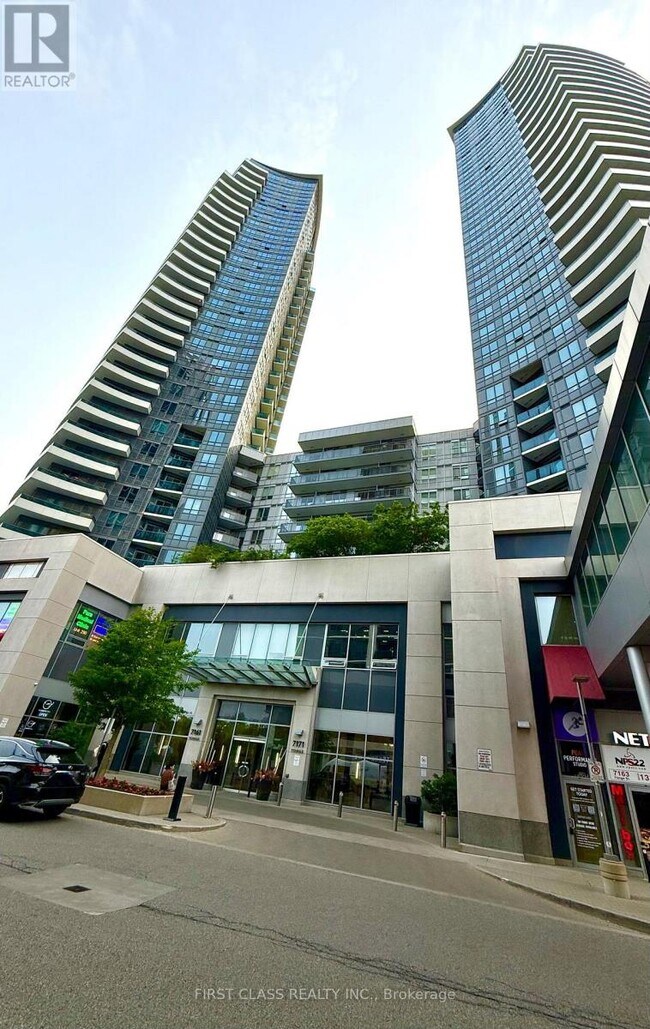 7171-7171 Yonge St in Markham, ON - Building Photo - Building Photo