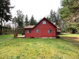 8222 Pipeline Rd E in Tacoma, WA - Building Photo