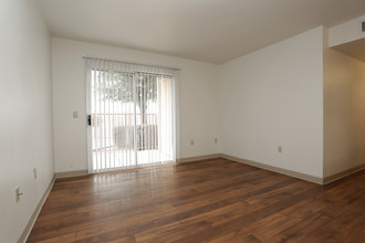 Las Villas De Kino Apartments in Tucson, AZ - Building Photo - Interior Photo