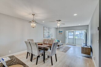 2680 Barkley Dr E in West Palm Beach, FL - Building Photo - Building Photo