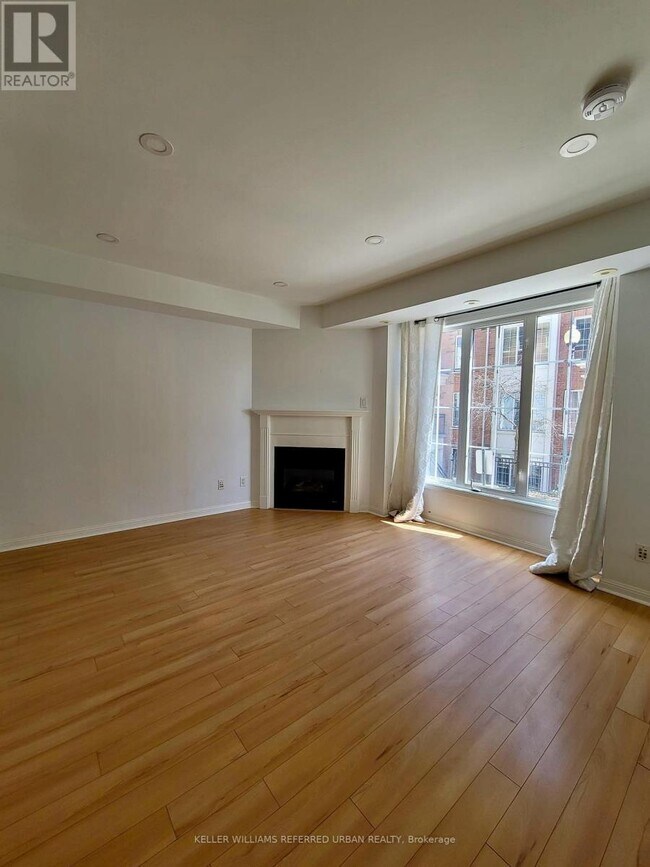 3-343 Everson Dr in Toronto, ON - Building Photo - Building Photo