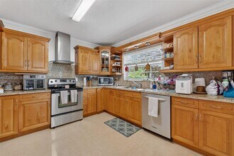 9000 SW 40th Terrace in Miami, FL - Building Photo - Building Photo