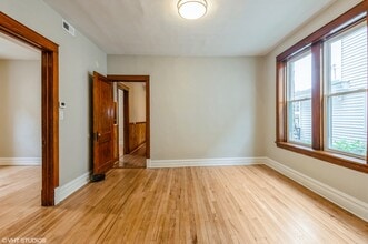 5138 W Montrose Ave, Unit 1 in Chicago, IL - Building Photo - Building Photo