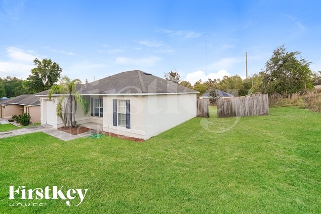 797 Chestnut Ave in Orange City, FL - Foto de edificio - Building Photo