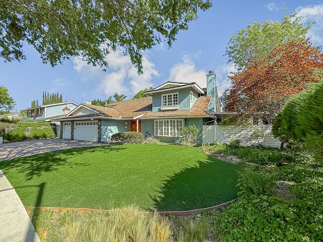 27014 Helmond Dr in Agoura Hills, CA - Building Photo - Building Photo