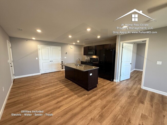 2610 N Bluff St in Fulton, MO - Foto de edificio - Building Photo