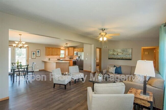 117 Buckeye Ln in Riverside, IA - Building Photo - Building Photo