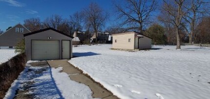 2203 Gaebler Ave in Overland, MO - Foto de edificio - Building Photo